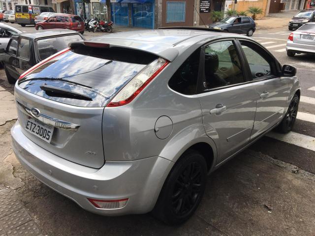 Vendo ou troco focus , 2011, prata completo , teto solar - Foto 4