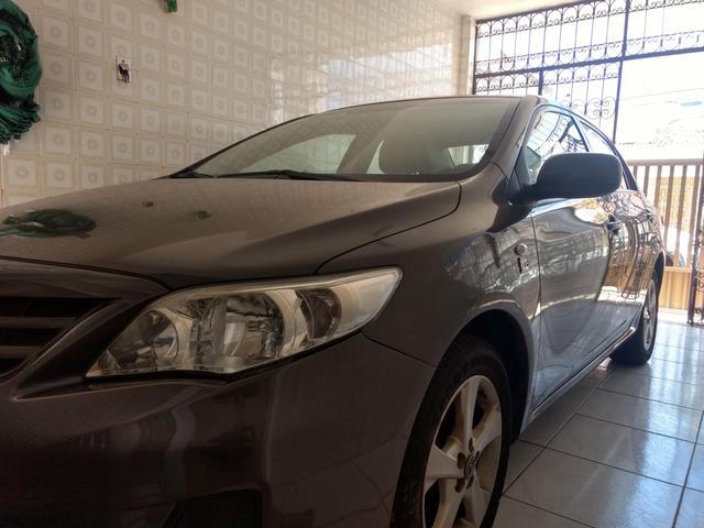 Corolla 2012/2013 Vendo ou troco em carro menor valor - Foto 4