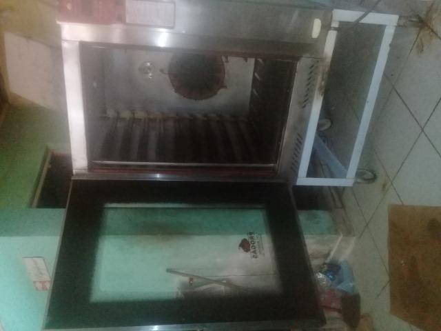 Vendo Forno pra assar pão e armário pra pão - Foto 3