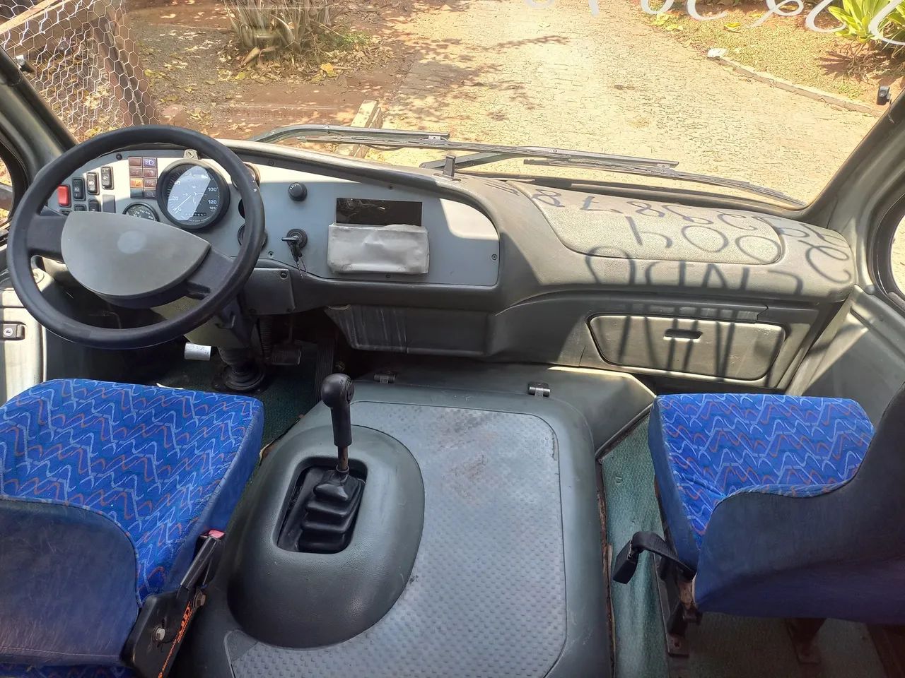 VOLARE A6 23 passageiros  - Foto 12