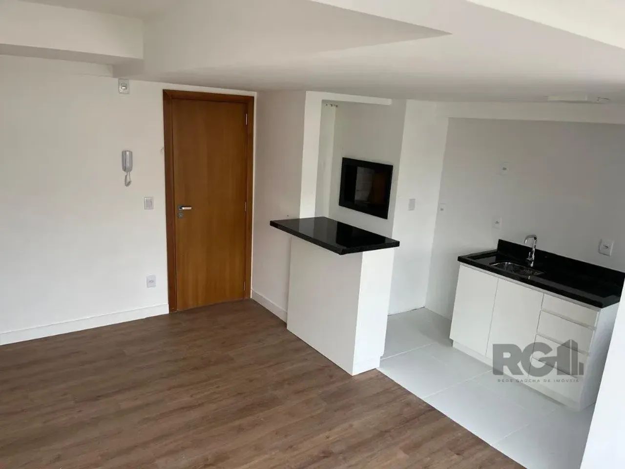 Libertas Imobiliária aluga!Ótimo apartamento no Menino Deus, de 2 dormitórios e vaga. Poss - Foto 2