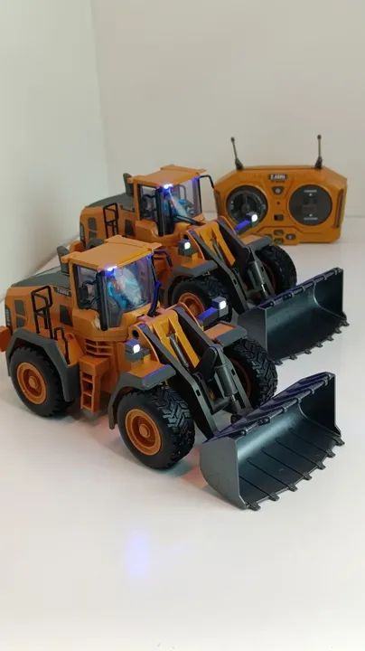 Pá Carregadeira de controle remoto 4x4  - Foto 4