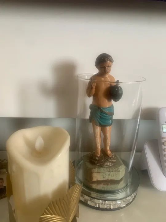 Menino Deus em madeira , peça rara 