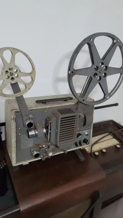 PROJETOR ANTIGO DE EPOCA SUPER 8