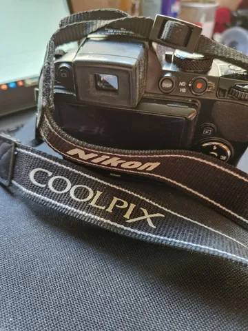 camera da marca nikon coolpix p100