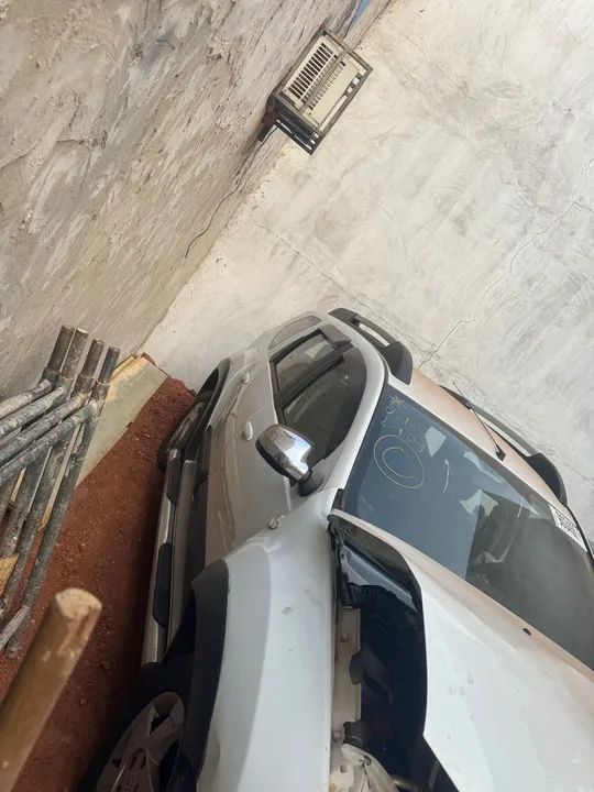 Sucata Duster 2015 para retirada de peças  - Foto 2