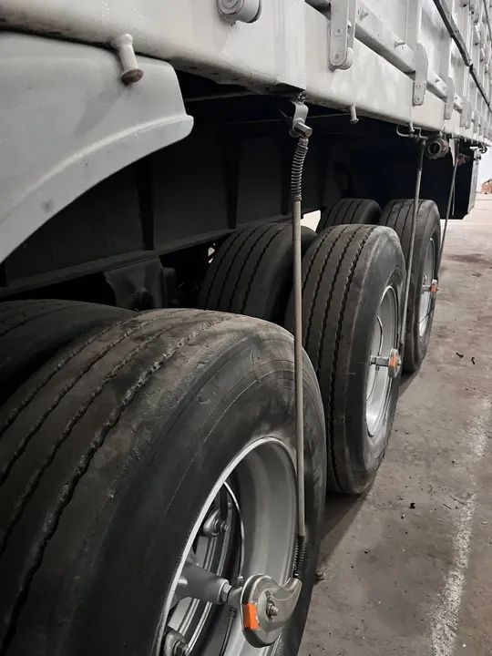 CARRETA GRANELEIRA RANDON 3 EIXOS PINO UNIVERSAL REFORMADA - Foto 7