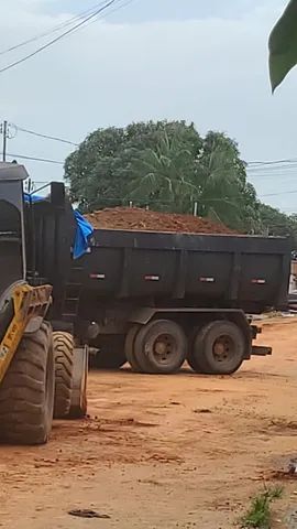 Alugo faço frete venda de cascalho aterro - Foto 2