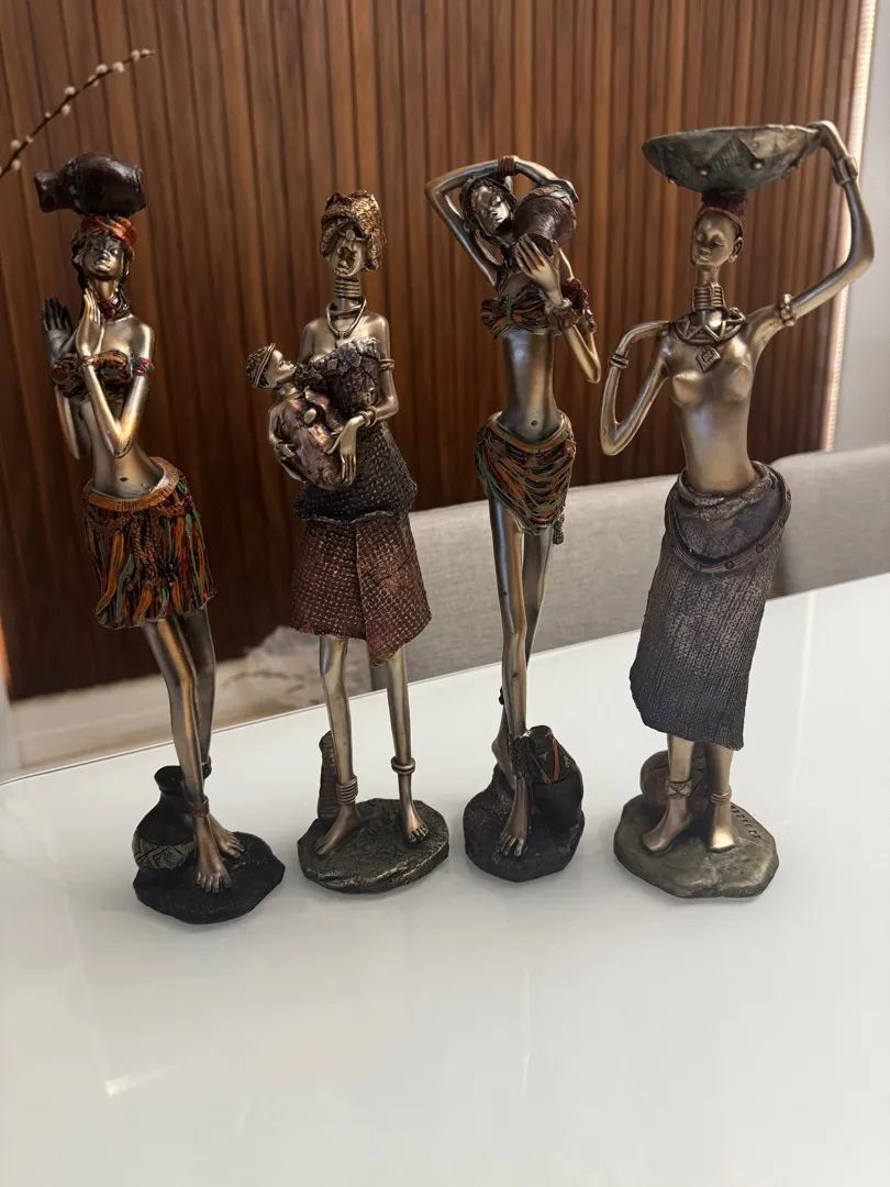 Esculturas Mulheres Africanas em resina (4 peças)