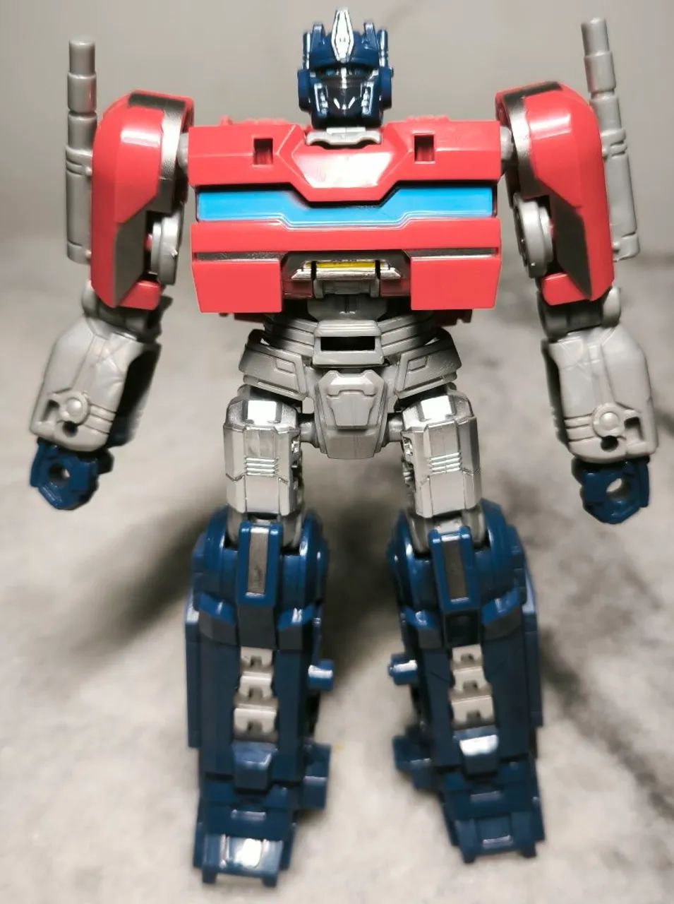 Transformers ONE Optimus prime KO 18cm novo - Foto 4