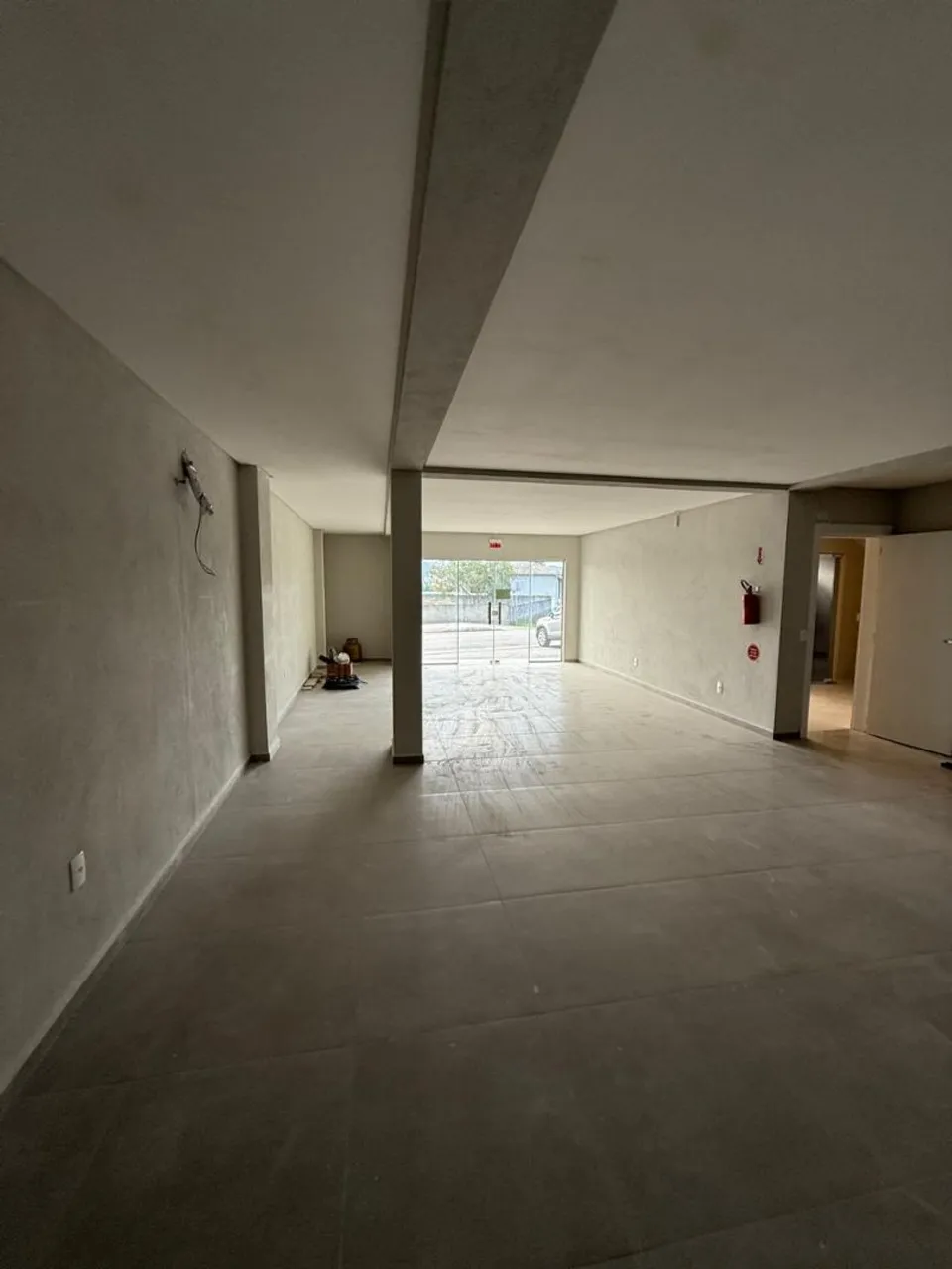 Alugo sala comercial na avenida Itaipava - Itajaí 