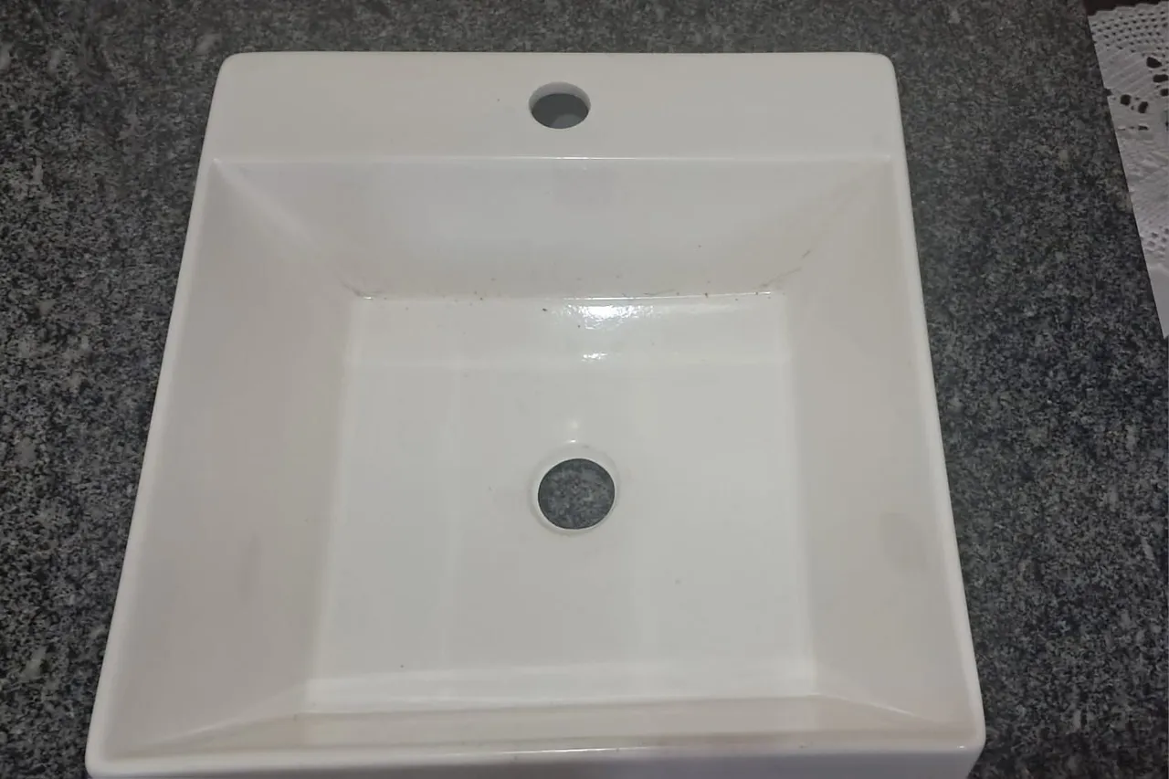 Cuba de Mármore Sintético Quadrada para Banheiro COZIMAX R$ 100,00