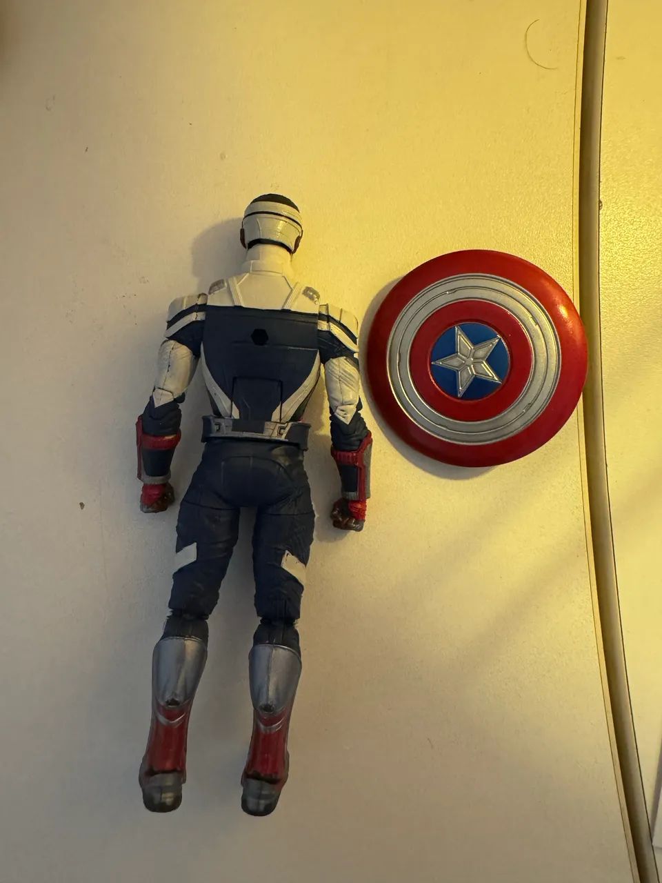 Marvel Legends Capitão América Sam Wilson - Foto 2