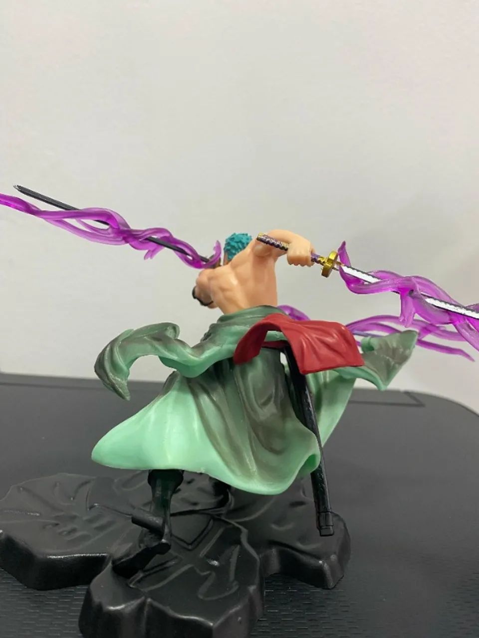 Action Figure Zoro C/ 3 Espadas - Foto 3