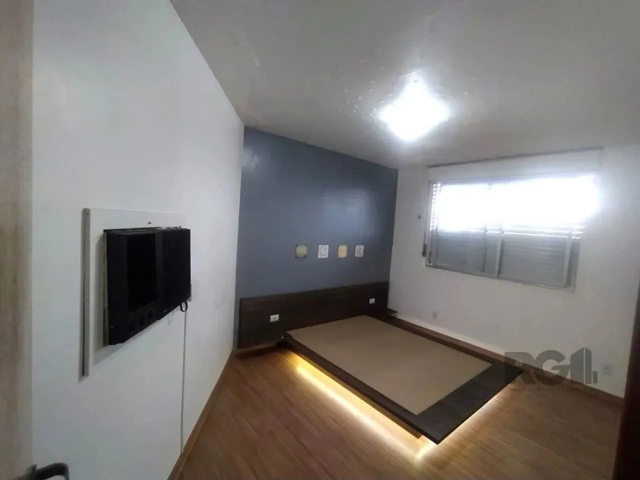 Libertas Imobiliária aluga!Ótimo apartamento no Sarandi, de frente, de 2 dormitórios. Poss - Foto 3