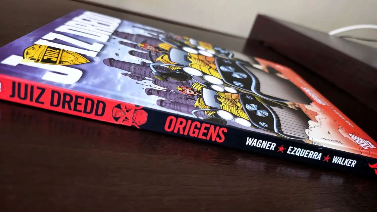 Juiz Dredd - Origens - HQ Mythos - Foto 3