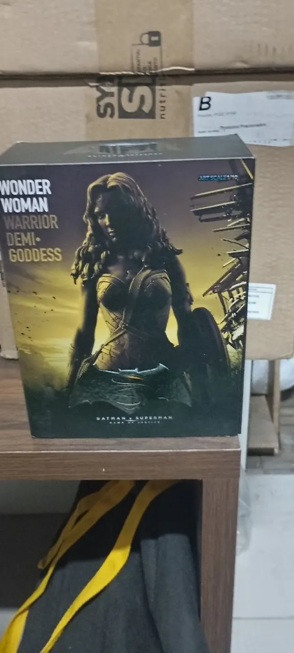 Iron Studios Wonder Woman Warrior Demi-Goddess - Batman v Superman - Art Scale 1/10