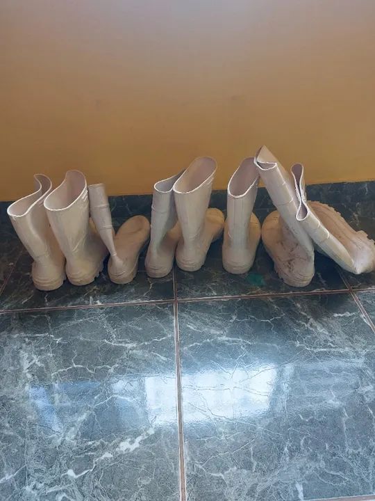 06 pares de Botas para açougueiros e padeiros cano longo impermeável