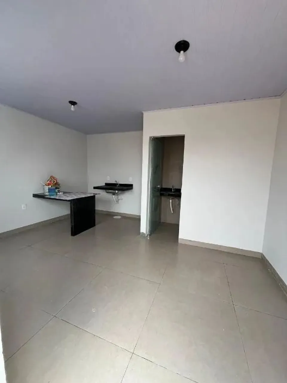 Kitnet residencial disponivel para locação no valor de 140000