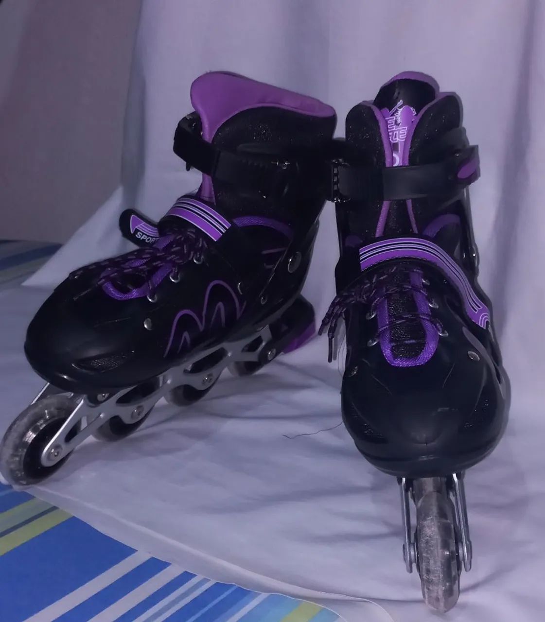 Patins Inline INFANTIL ajustável roxo com luz de led Feminino - Foto 2
