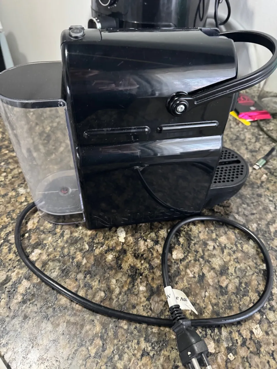 Cafeteira Nespresso em ótimo estado