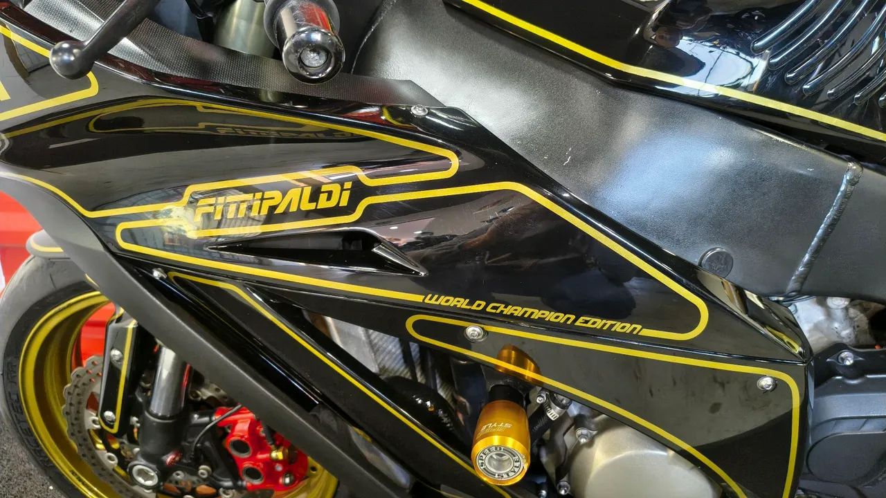 Kawasaki Zx-10/ Zx-10r 1000cc 2011 - 1382798482 | OLX