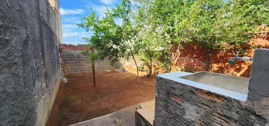Casa de fundos na VL Fiori com 2 cômodos, banheiro e ótimo quintal privativo. - Foto 4