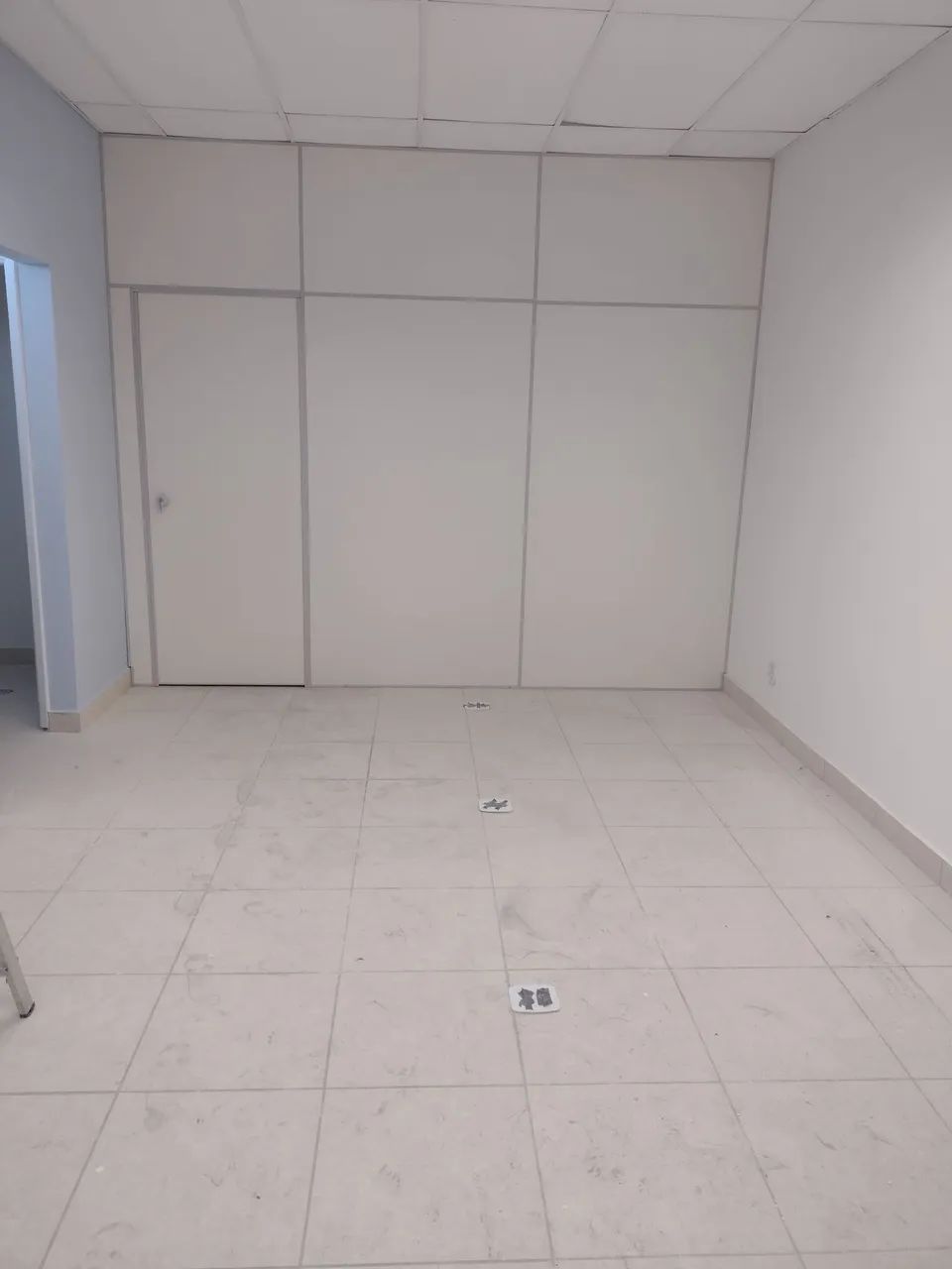 Piso Laminado para escritório/é Rodapé MDF/ Divisórias  - Foto 4