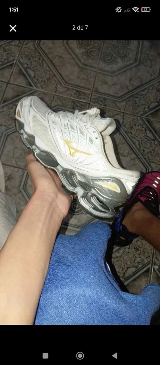 Mizuno pro 8 branco com detalhes dourado, apenas com grave no bico, de resto tá zero, jgd