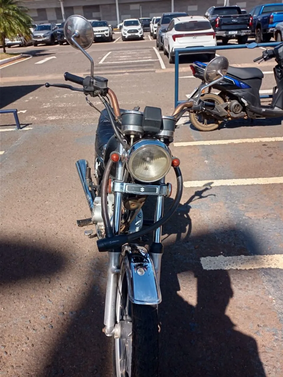 Vende-se Moto