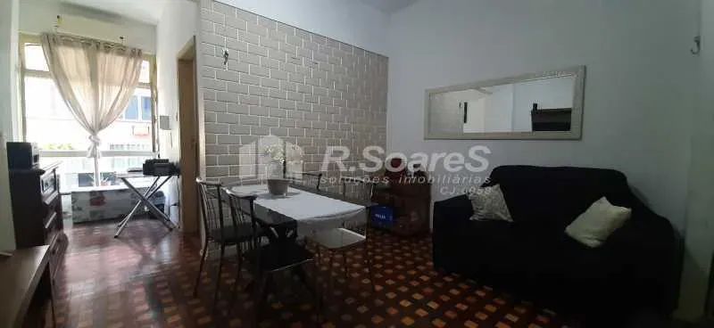 Copacabana, apartamento de dois quartos com dependência completa, próximo ao metrô.