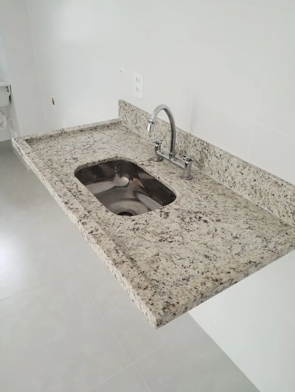 Pia Granito Cozinha com Cuba e Torneira 1,50 x 0,60