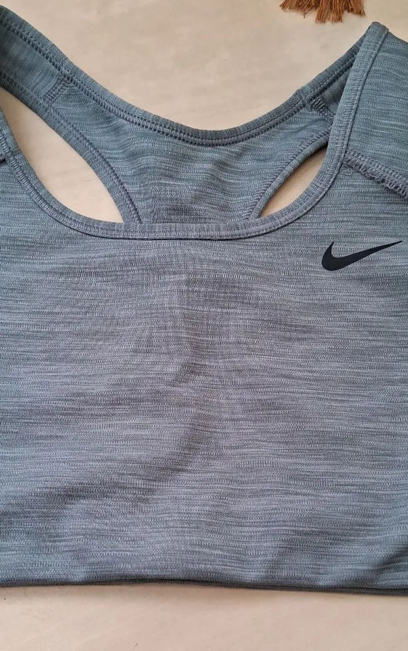 TOP NIKE 