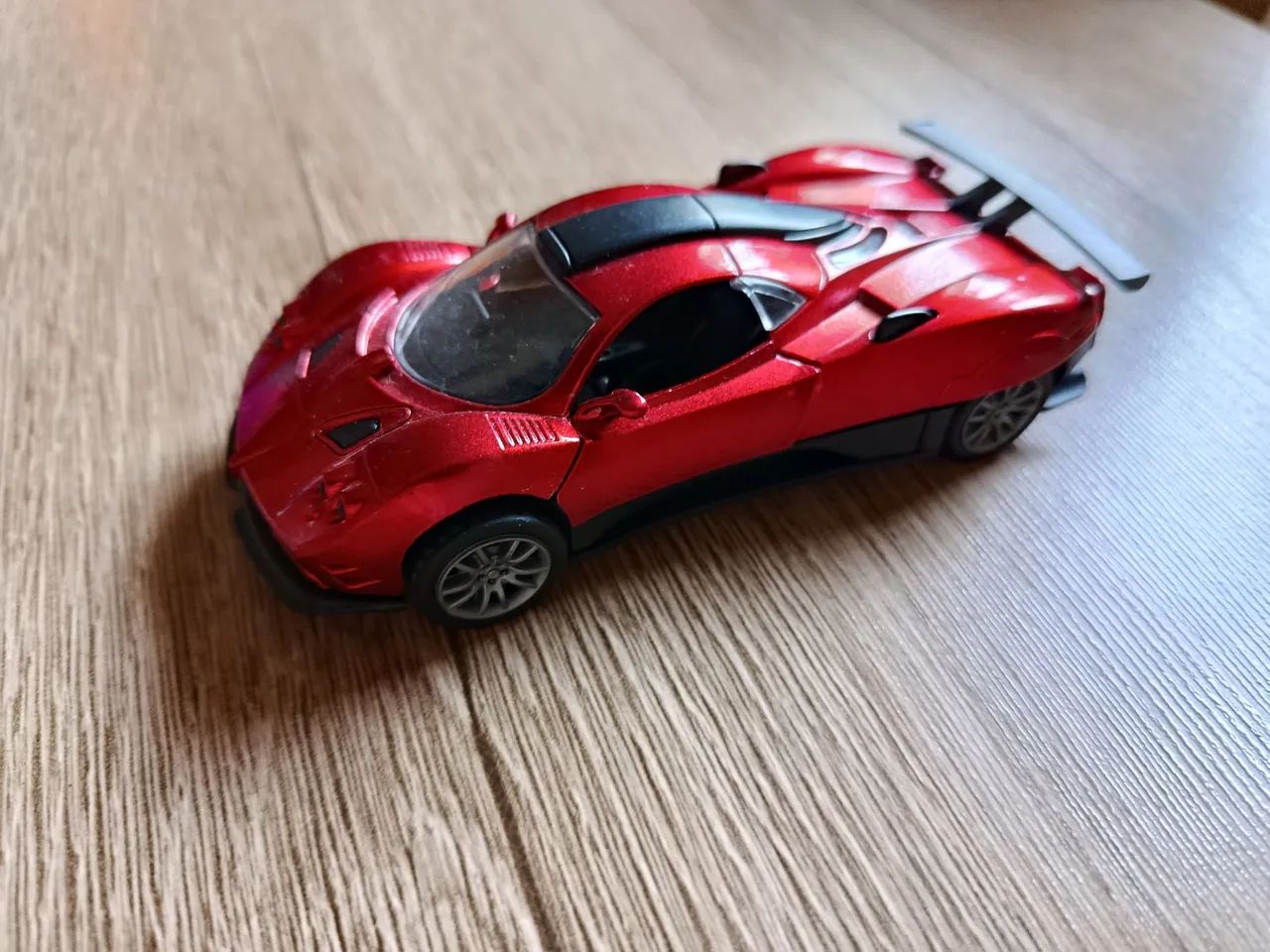 Miniatura Pagani Vermelha - Colecionador