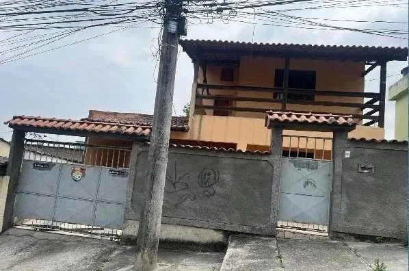 Casa com 3 dormitórios à venda, 145 m² por R$ 294.000 - Rocha - São Gonçalo/RJ