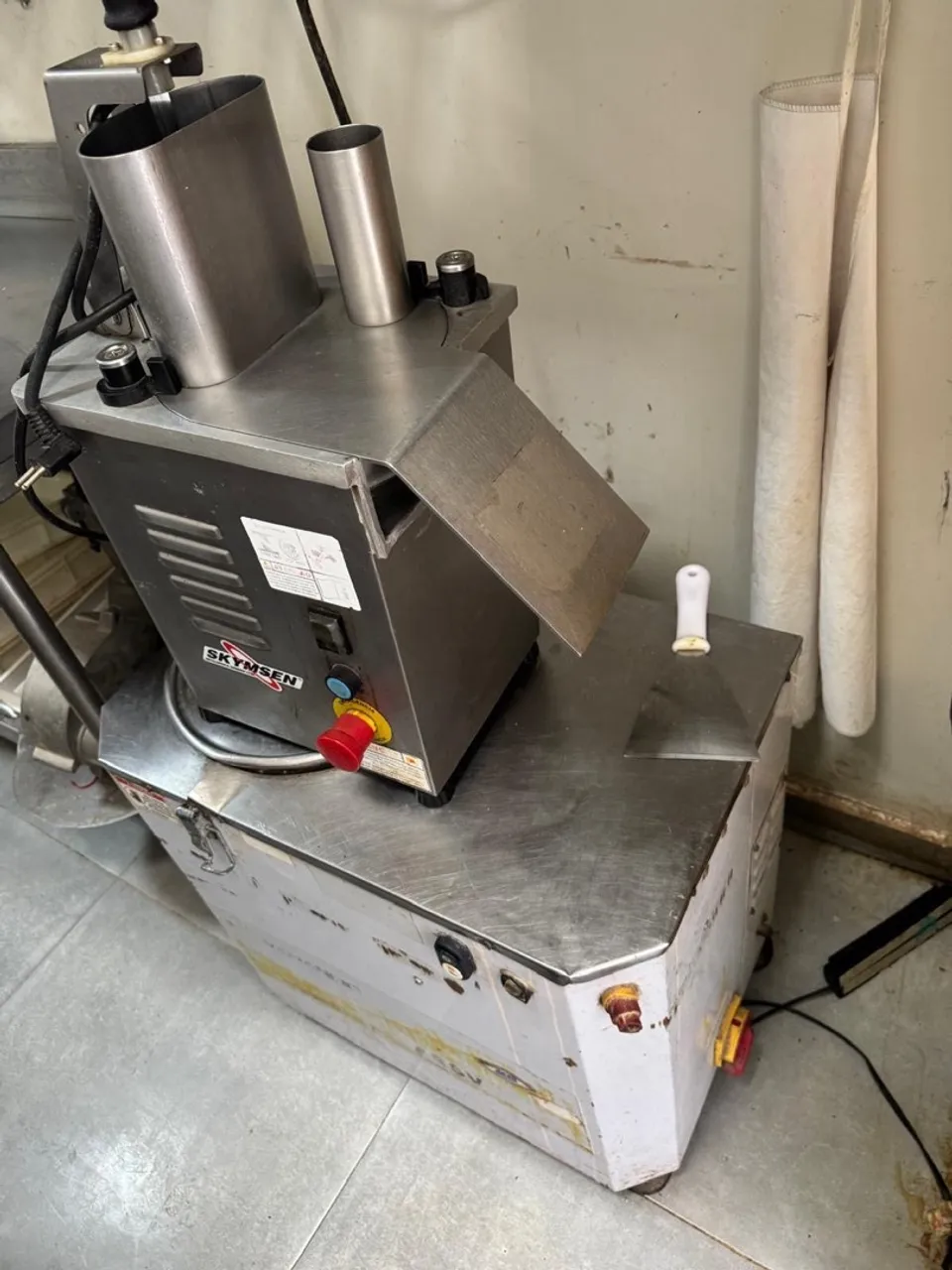 Máquina de bater massa pizza