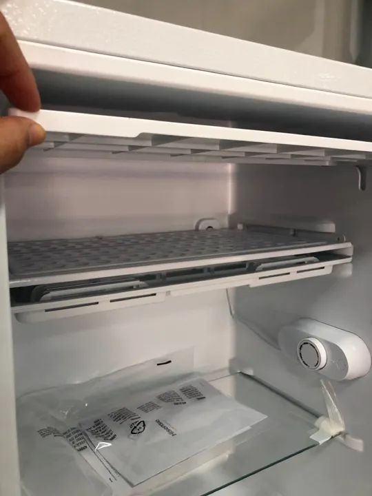 Frigobar Hisense RR212 - Novo  - Foto 3