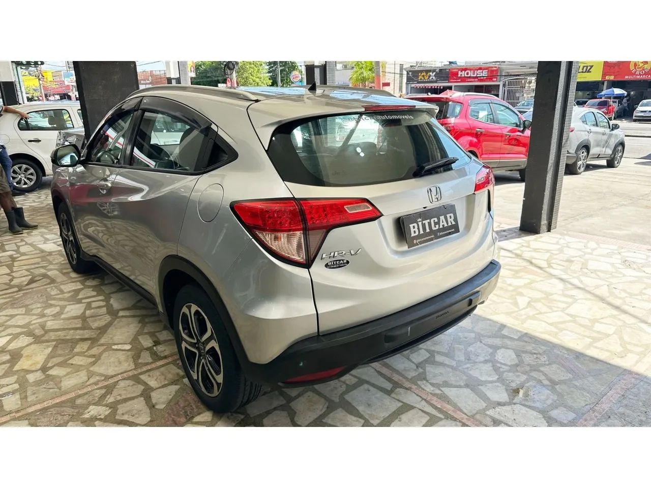 Hrv ex 1.8 ano 2016 carro possue manual chave reserva único dono  - Foto 5