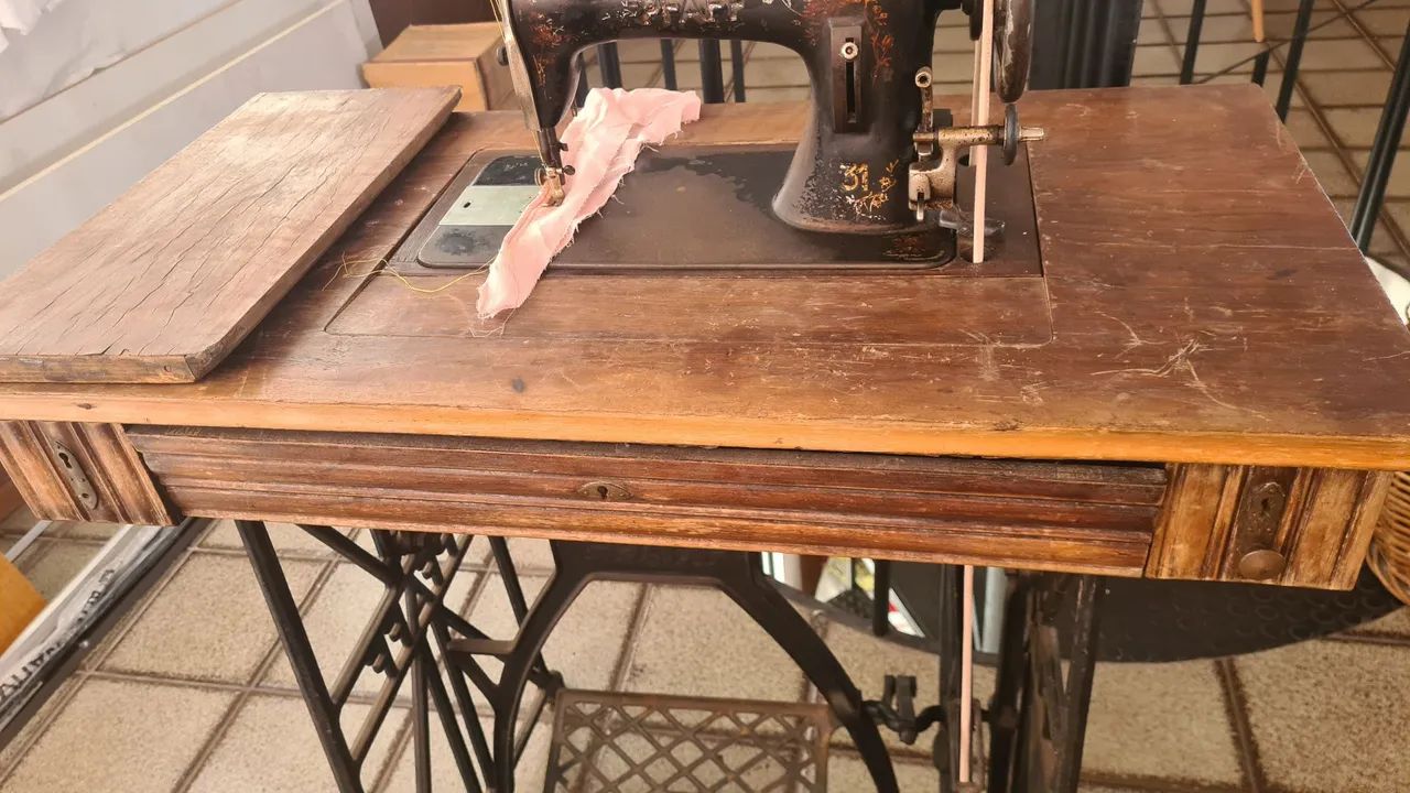 Maquina de Costura Antiga  Pfaff - Foto 2
