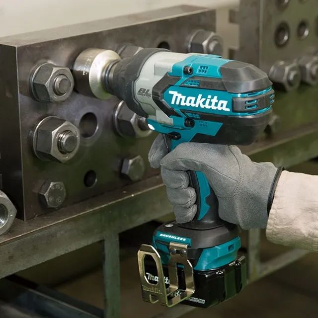 Chave de Impacto a Bateria 18v DTW1001Z Makita - Foto 3