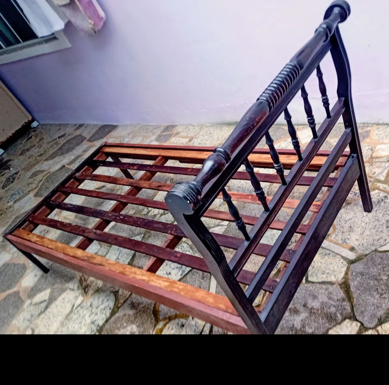 Cama Marquesa de madeira com design clássico com cabeceira  - Foto 2