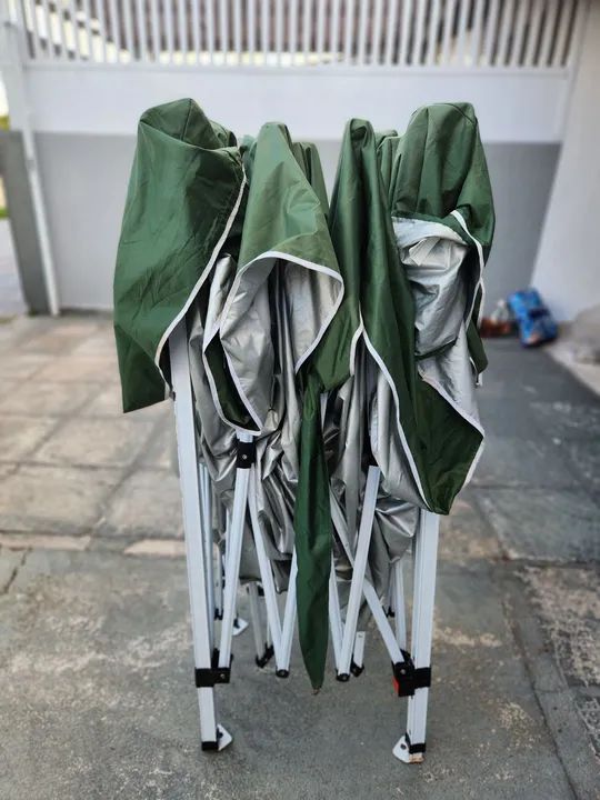 Tenda 3x3 em ótimo estado 