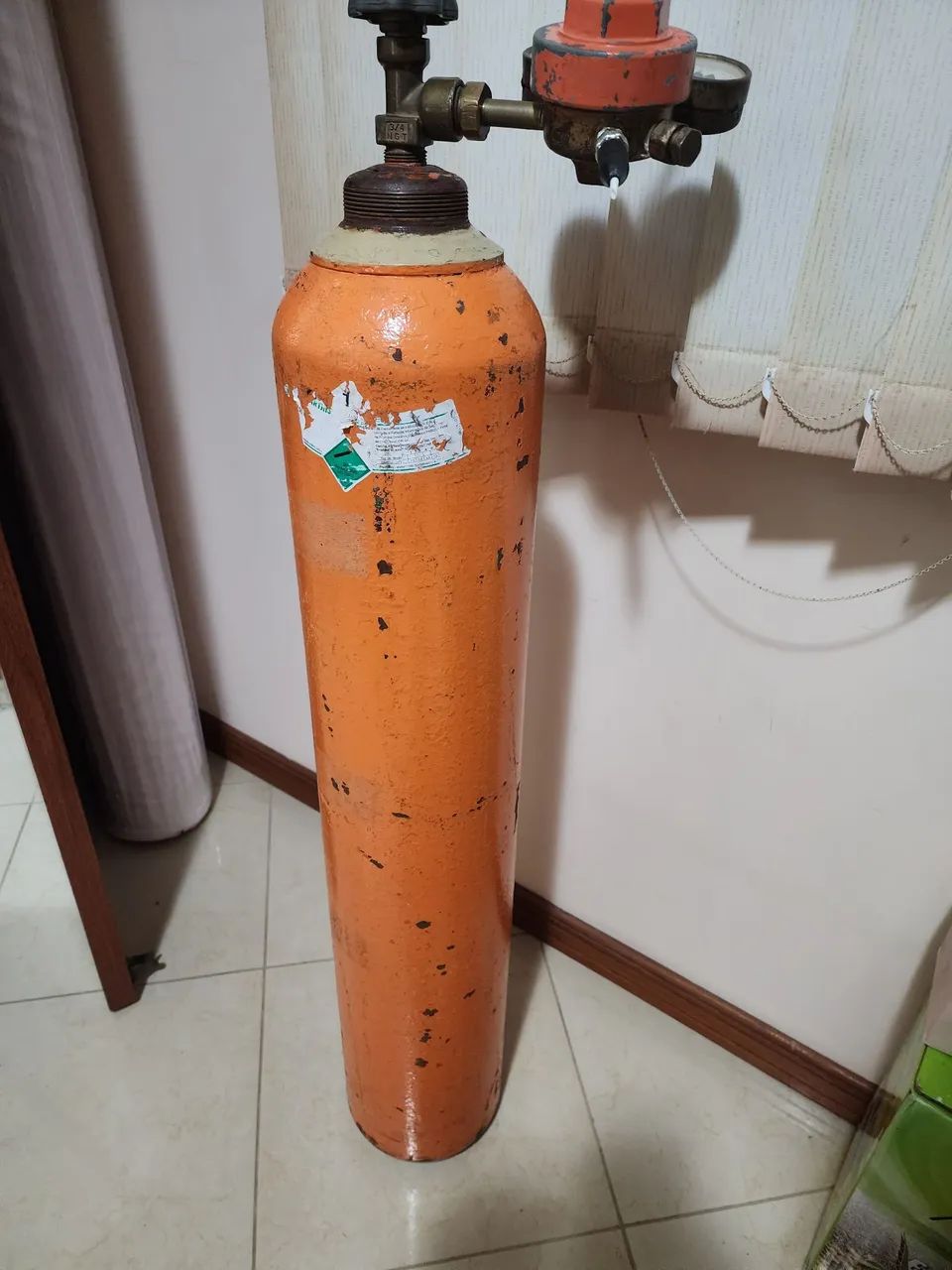 Cilindro de gás industrial completo