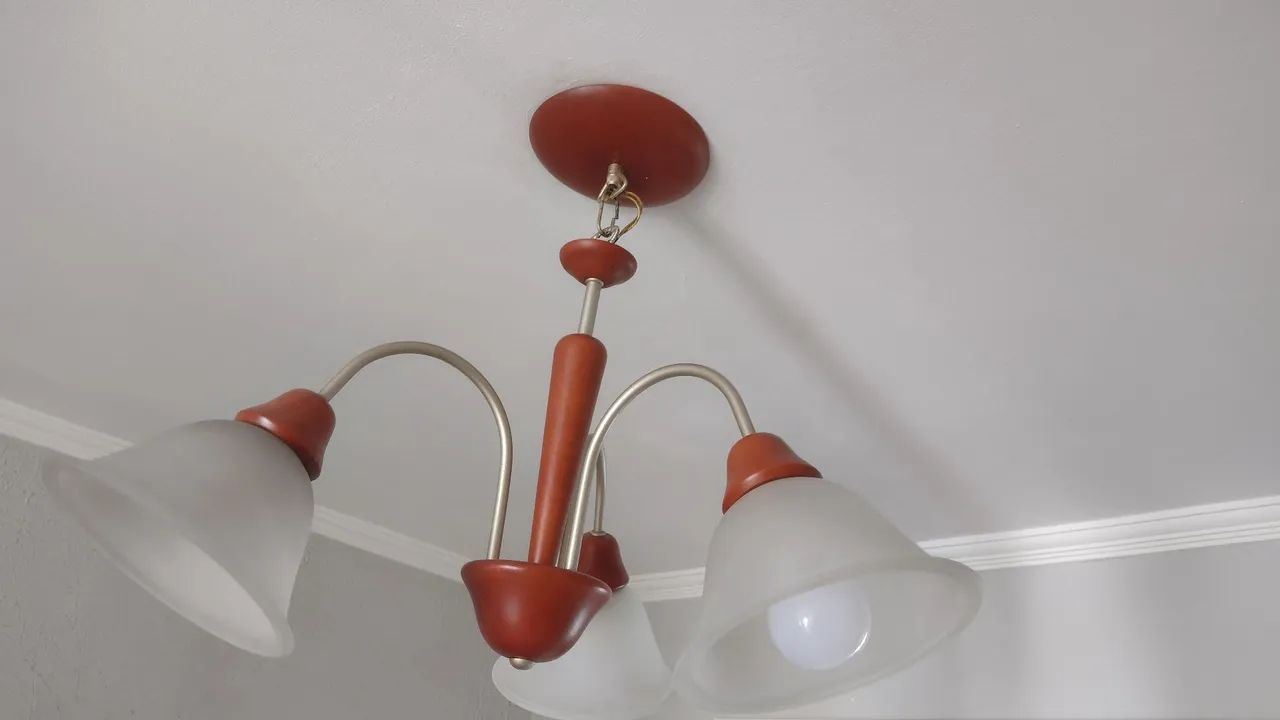 Luminária de Teto 3 Braços e Cúpulas - Foto 4