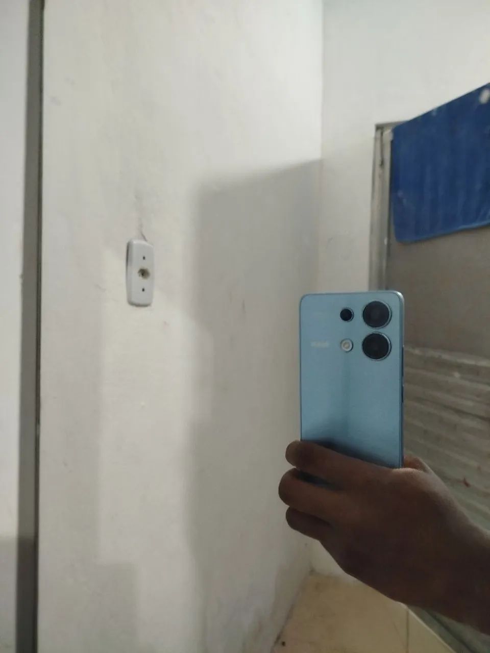 Redmi note 13 com nota fiscal e carregador.  - Foto 2