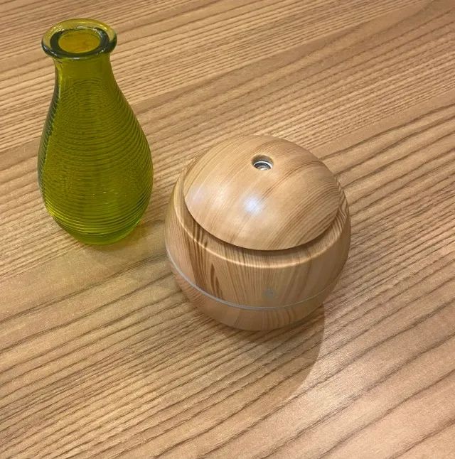 Mini Umidificador de Ar e Aromatizador de Ambientes Tipo Madeira