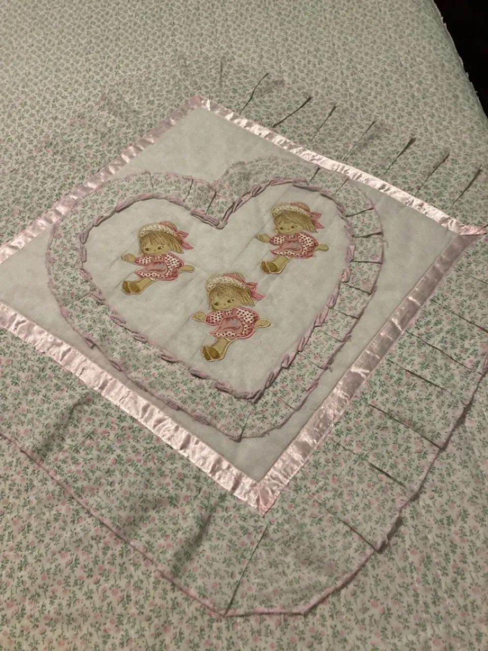 Colcha de Cama de Solteiro Feminina Branca com Flores Rosa - Foto 5