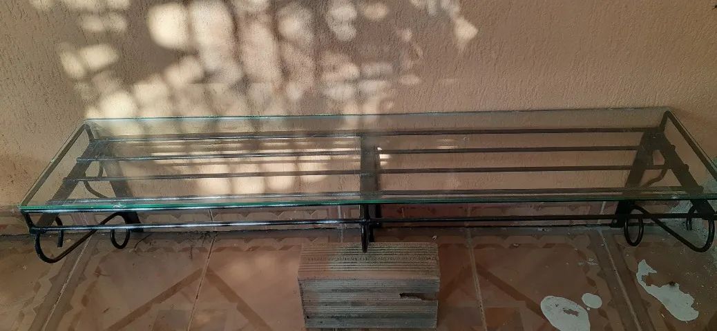 Prateleira com vidro temperado 