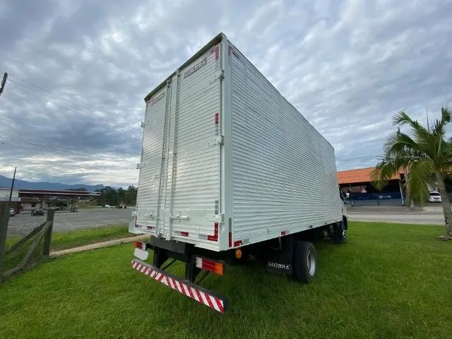 MB Accelo 915c Baú ano 2009 - Foto 4