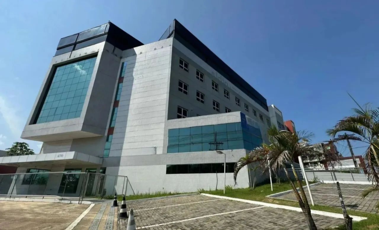Prédio para aluguel possui 4000 metros quadrados em Colônia Terra Nova - Manaus - AM
